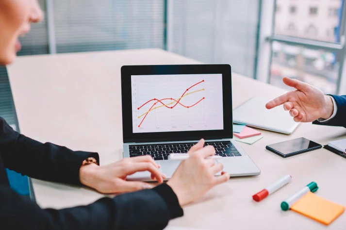 O Impacto da Consultoria Financeira Empresarial nas Decisões Estratégicas de Grandes Empresas